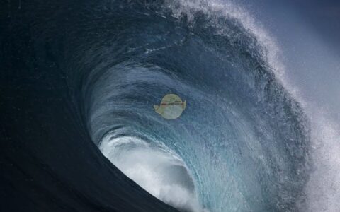 《Wallpaper Engine》MOD|卷起的海浪高清动态壁纸