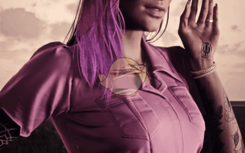 《赛博朋克2077》MOD|粉色工装露腹短上衣|